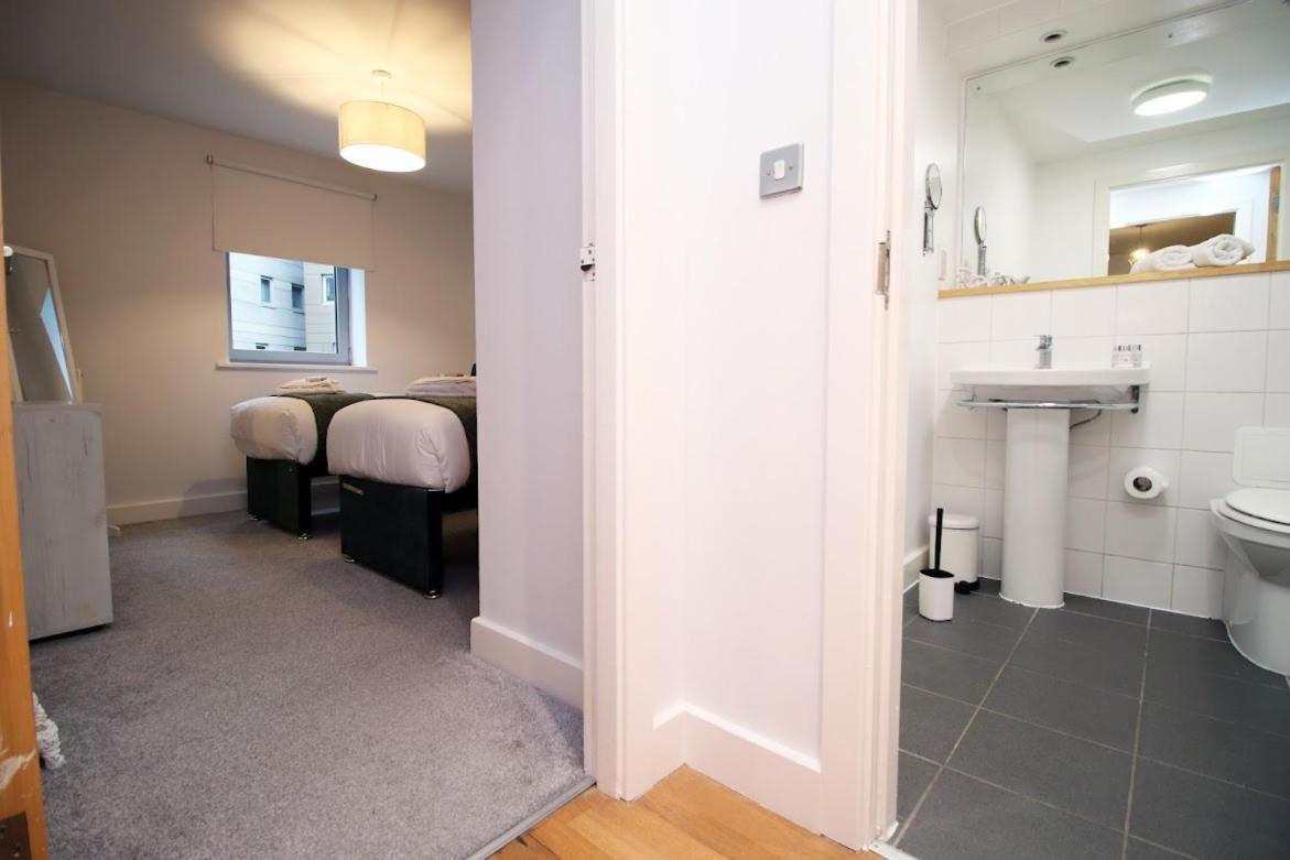 Hamilton Court 1Bedroom Apartment, Bright And Central Location With Balcony And Wi-Fi Bristol Esterno foto